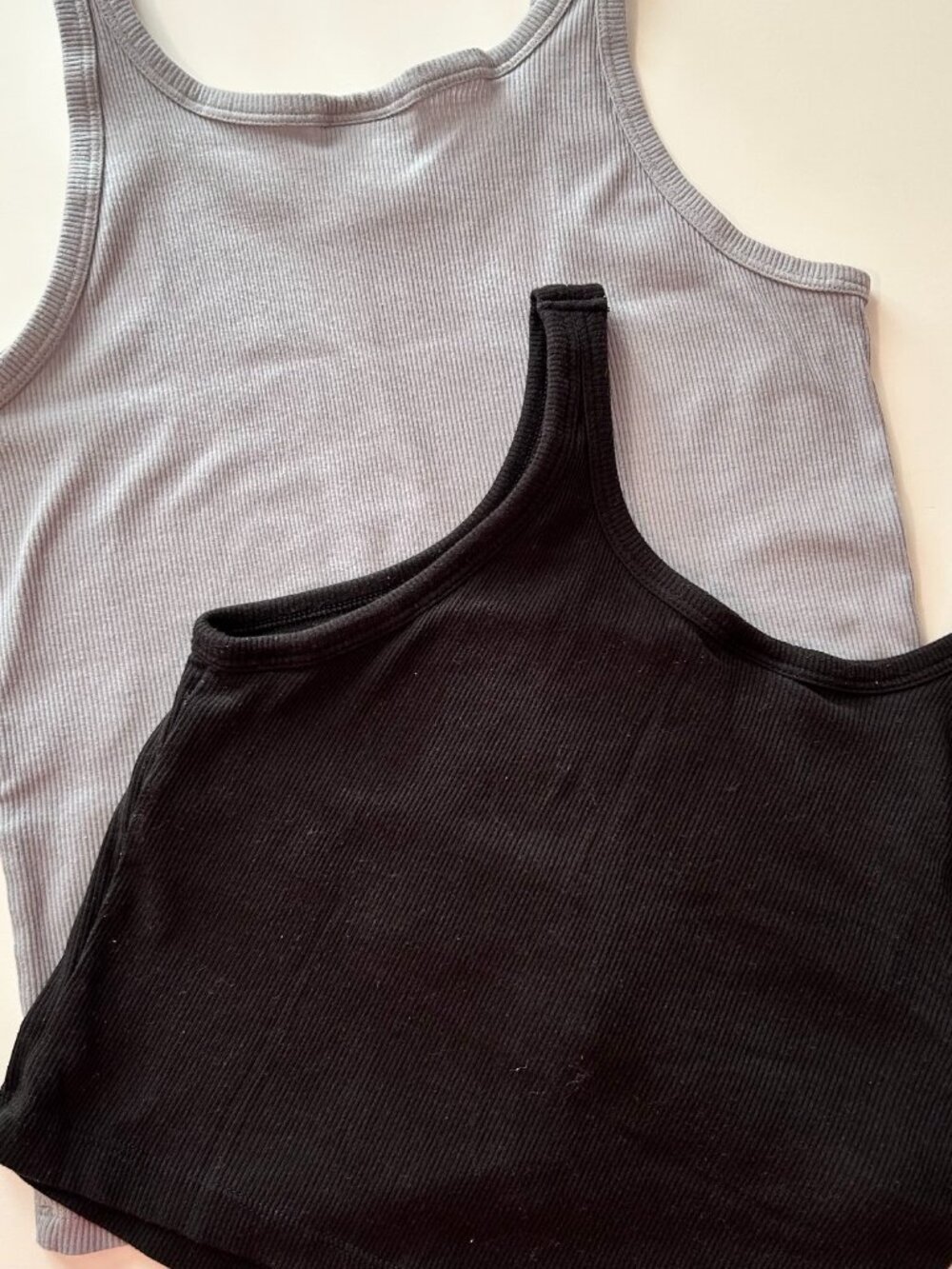 PINK VS Set of 2 Cropped Tank Tops Gray and Black Size S - Picture 4 of 5
